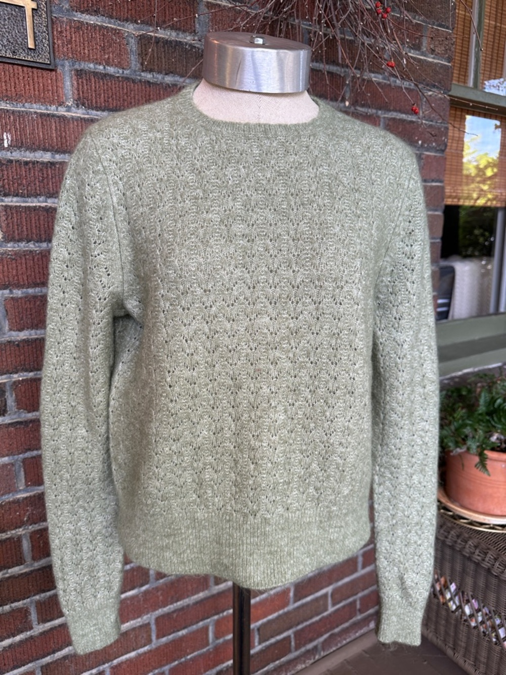 Boden soft sage green pointelle Knit light wool blend crew neck sweater. Size Sm
